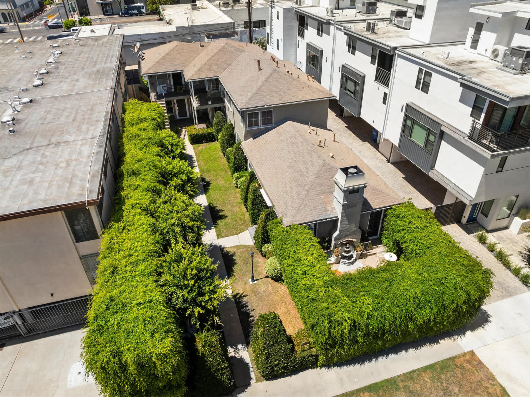805 N McCadden Pl, Hollywood