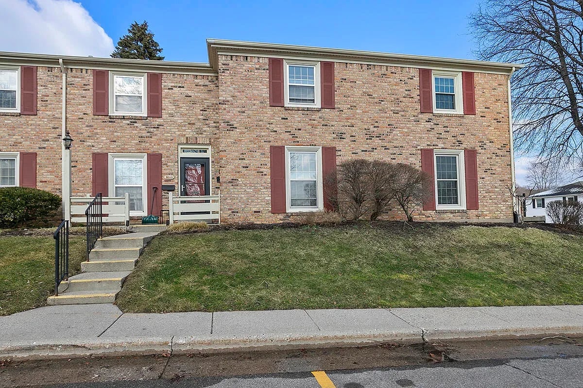 2446 Abbington Dr SE, #203 