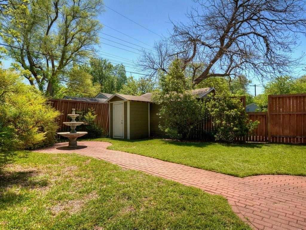 3311 Beverly Rd