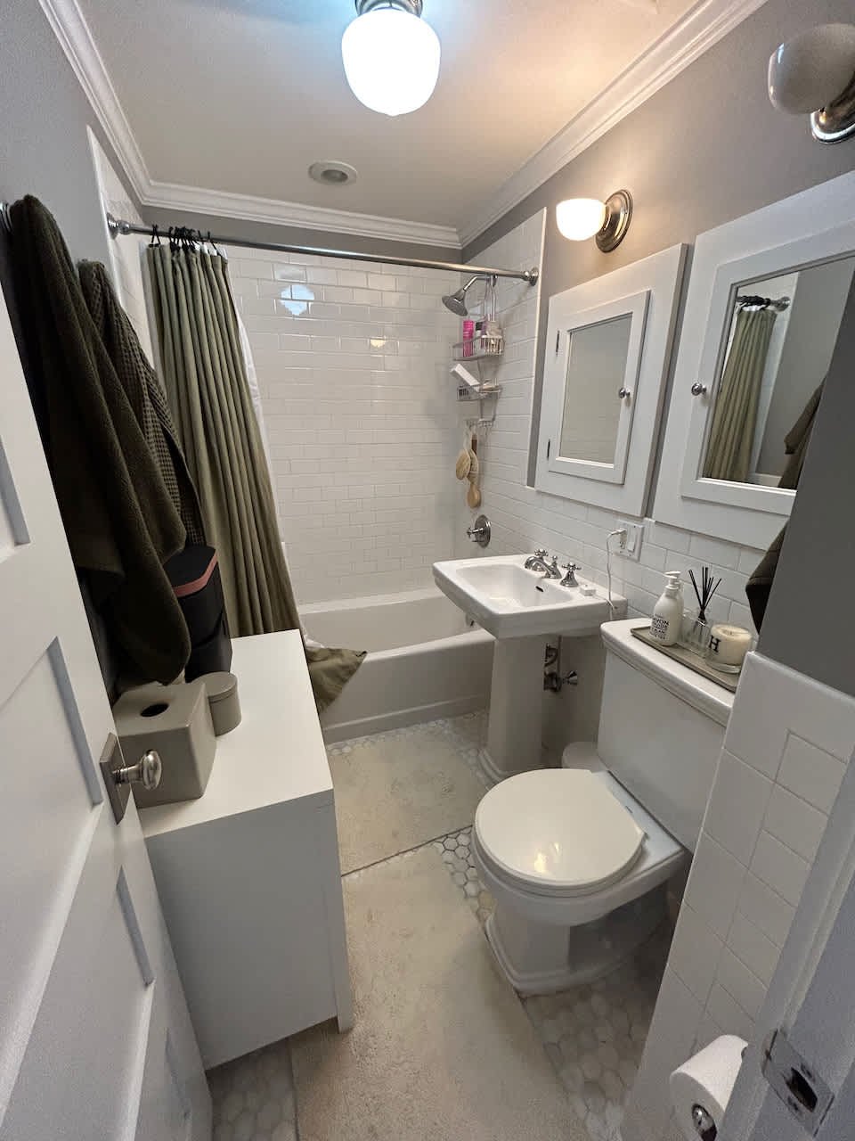 Union Park - 1.5 Bed 1 Bath with Laundry and GARAGE PARKING! September 1 