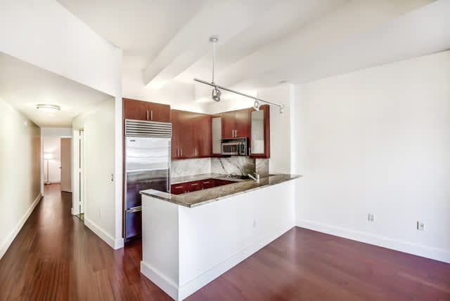 80 John Street Unit: 17D