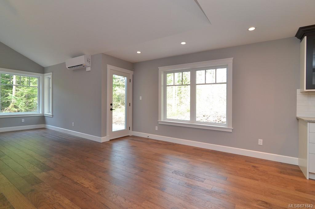 764 Hanington Rd, Highlands
