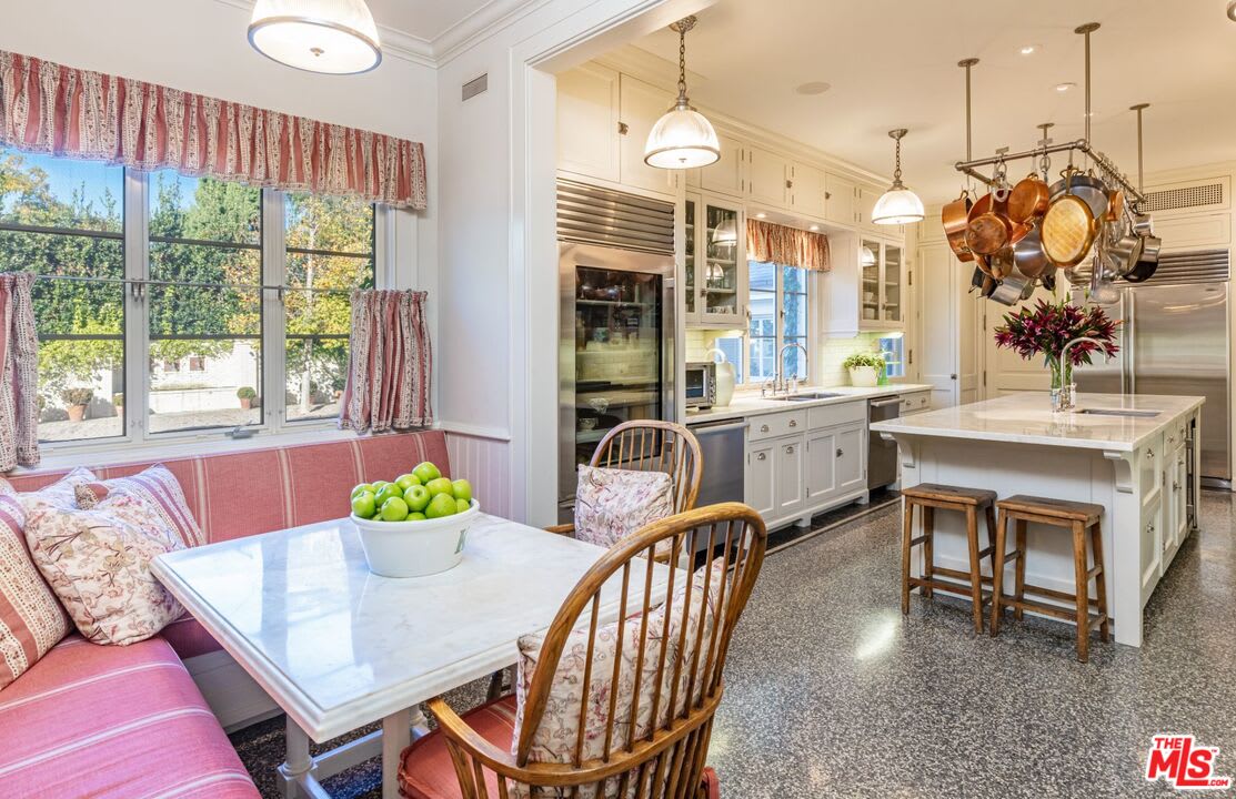 312 North Faring Rd
