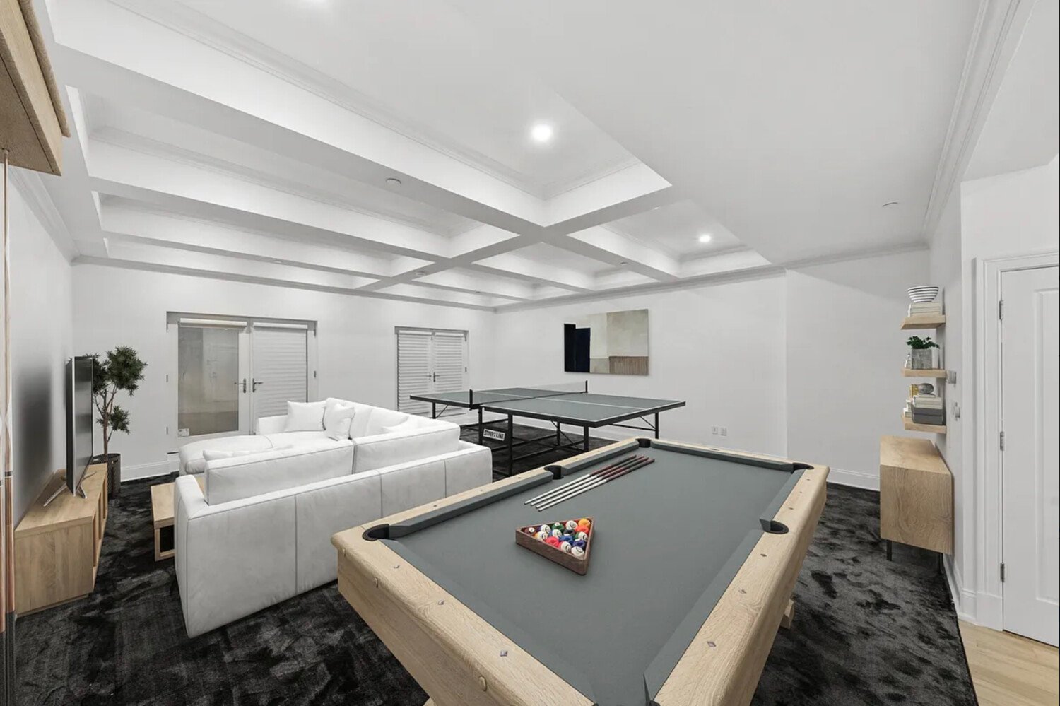 184 East 64th Street, Apt M
