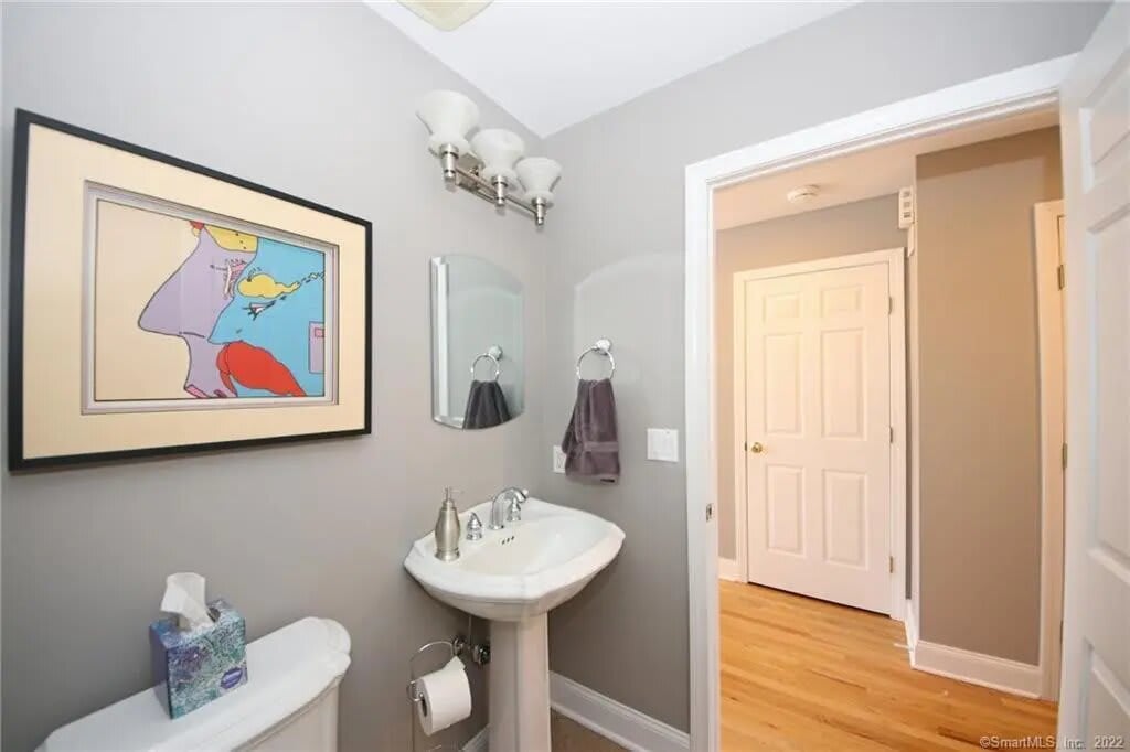 56 Soundview Ave #2
