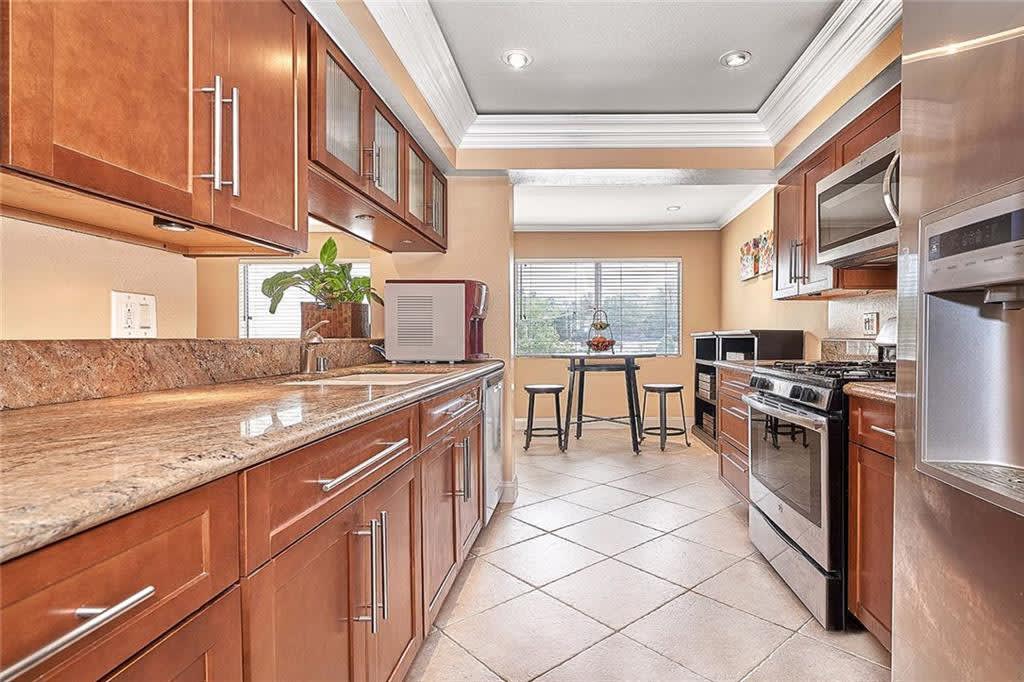 11798 Moorpark C Studio City, CA
