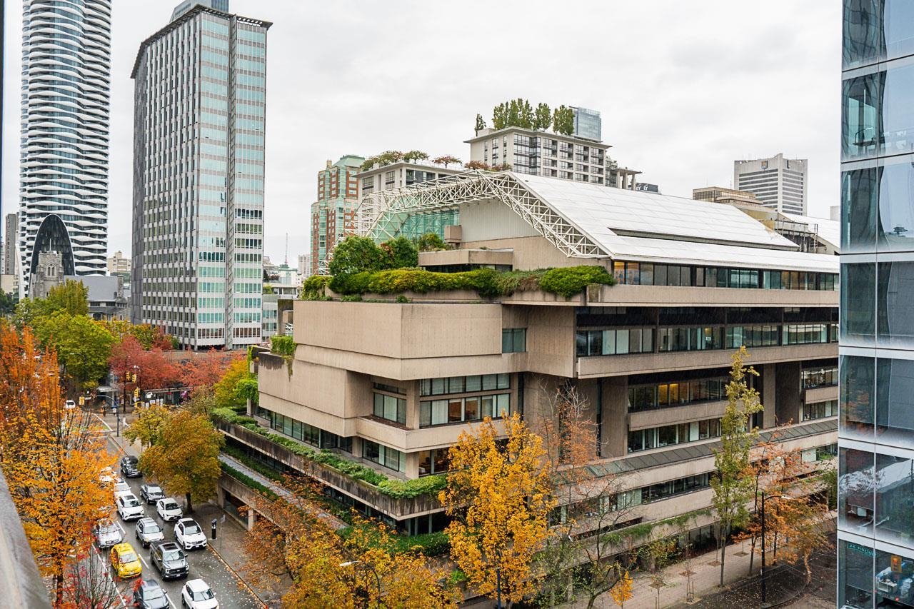 702-1010 Howe Street, Vancouver