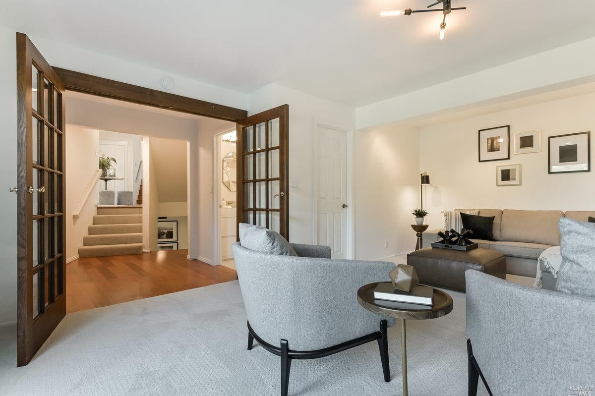 16 Manzanita Pl