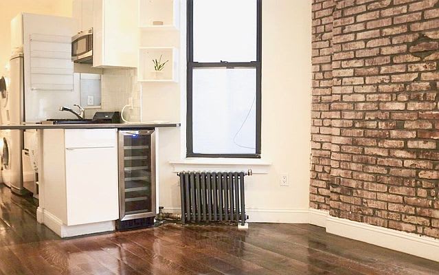 54 E 3rd St Unit: 13