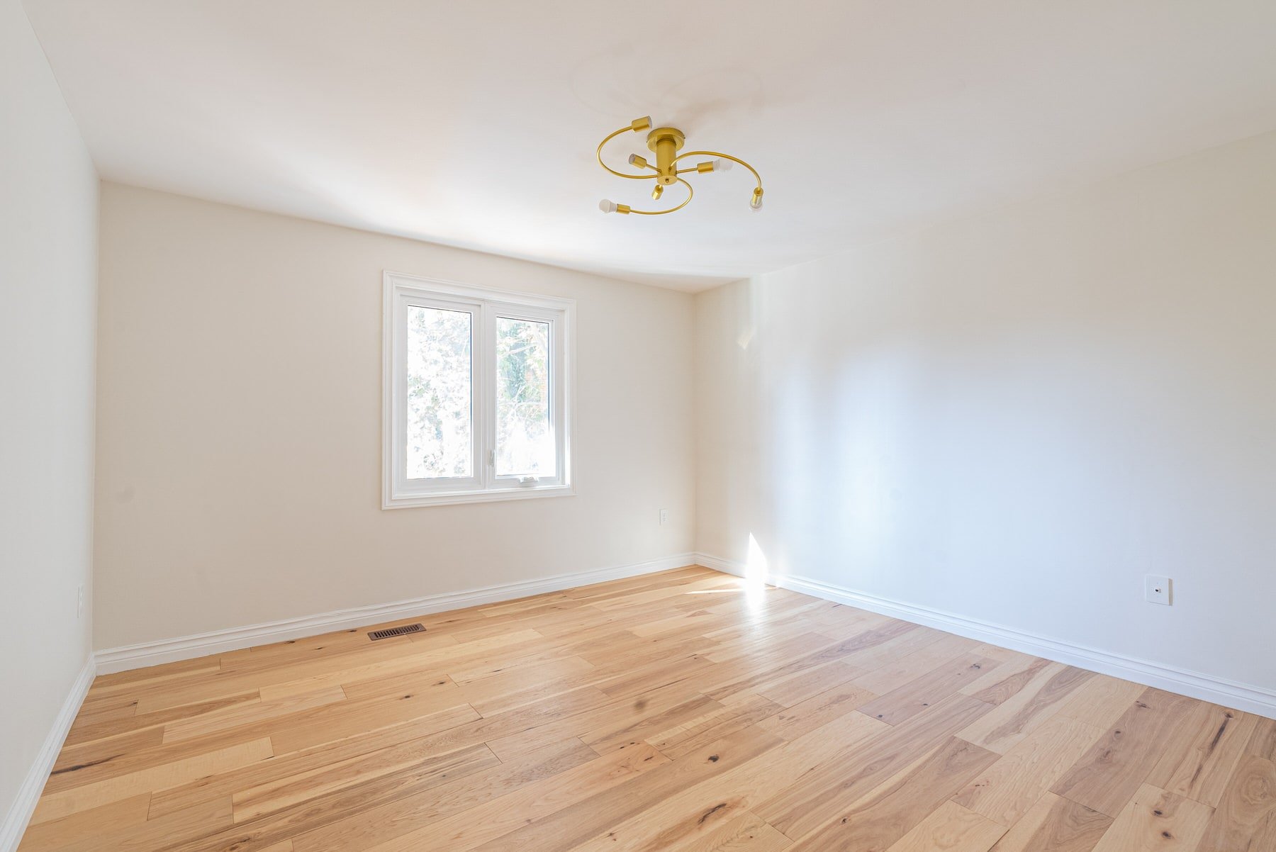 172 Nicholson Court, Burlington