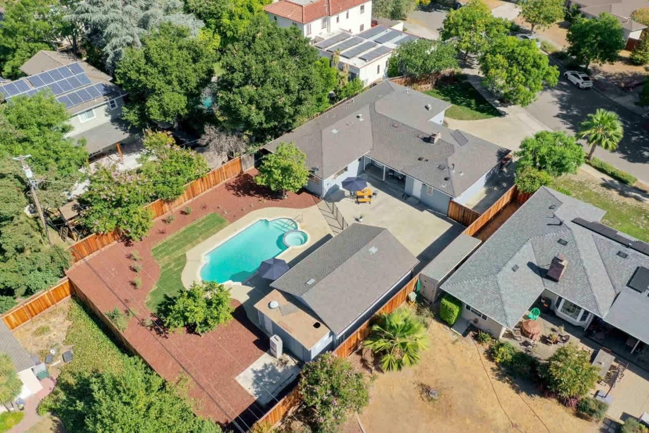 79 Catalpa Ln