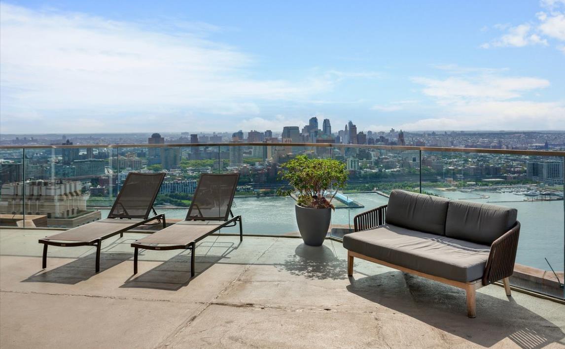 75 Wall Street, Apt 34-L