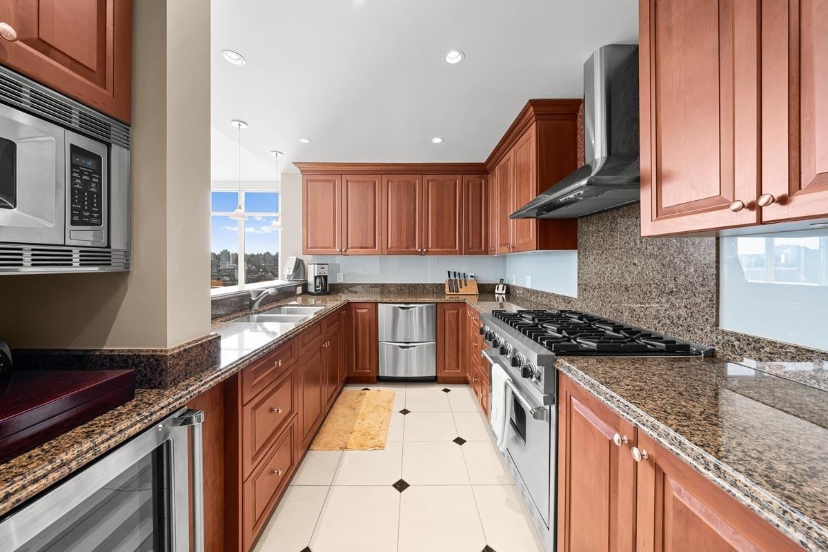 2001-428 Beach Crescent, Vancouver