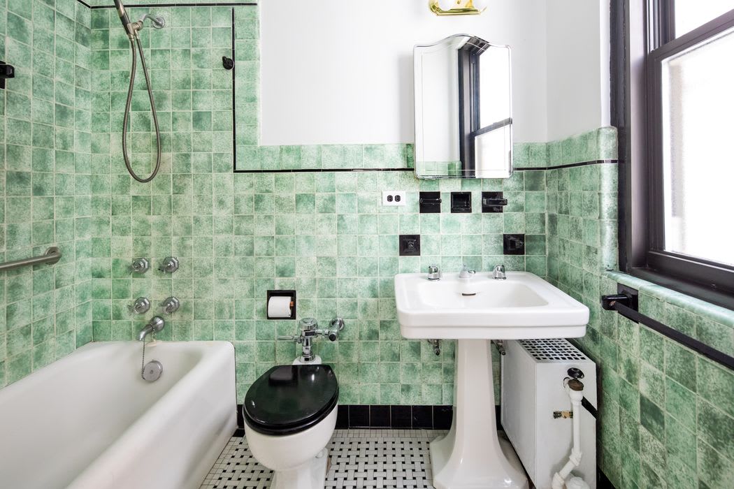 Emery Roth Classic Prewar, 15 West 81st Street, Unit 2J