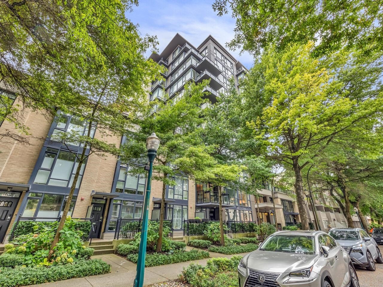 301-1650 W 7th Ave