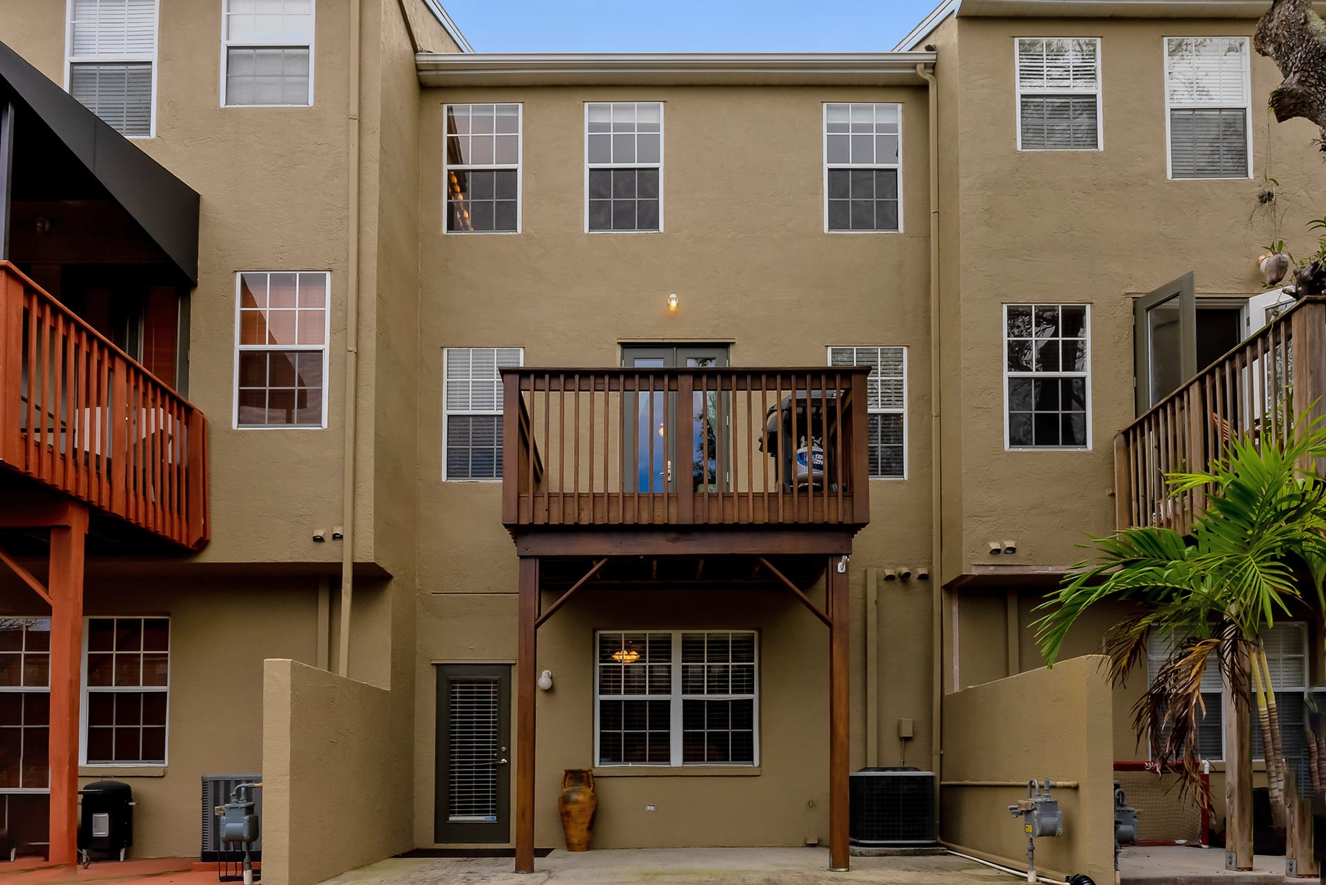 2949 Pointeview Drive