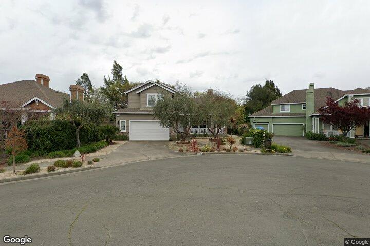 1114 Manor Dr