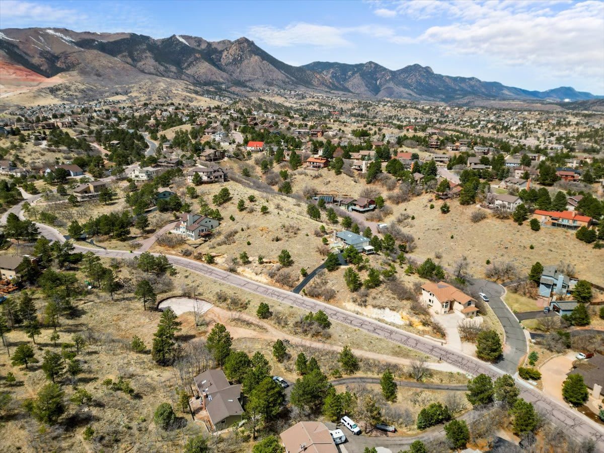 1425 Oak Hills Drive
