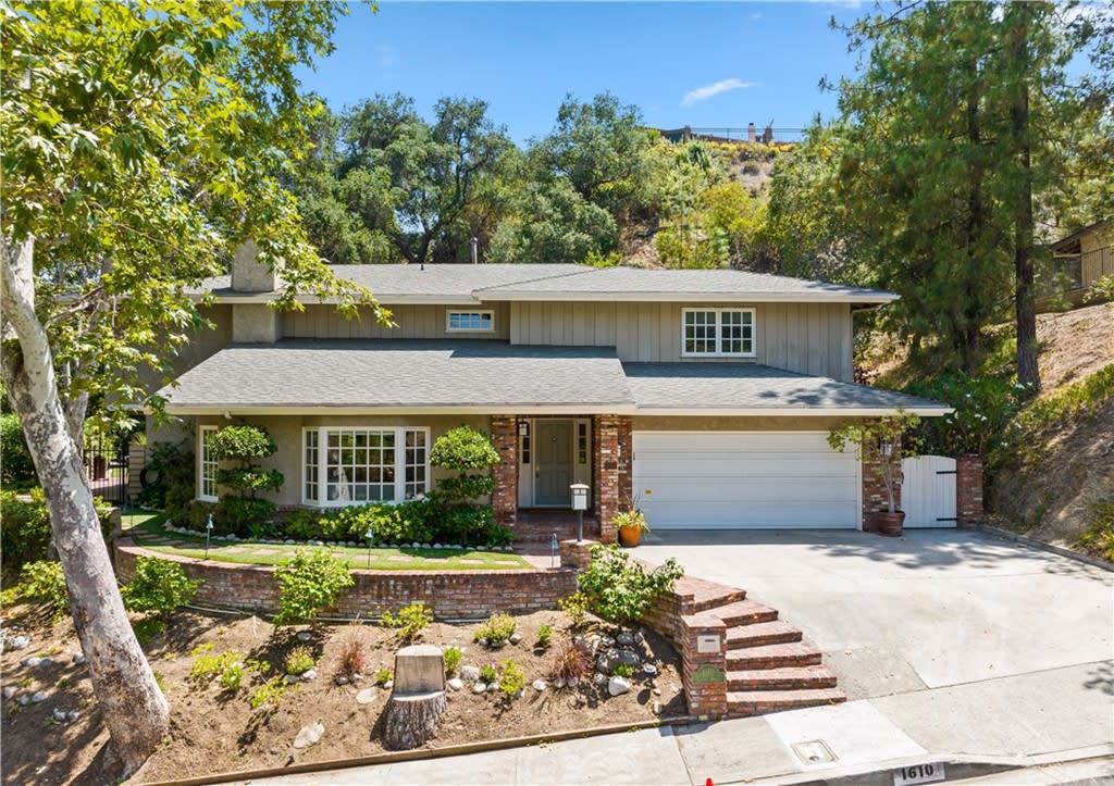 1610 Colina Dr