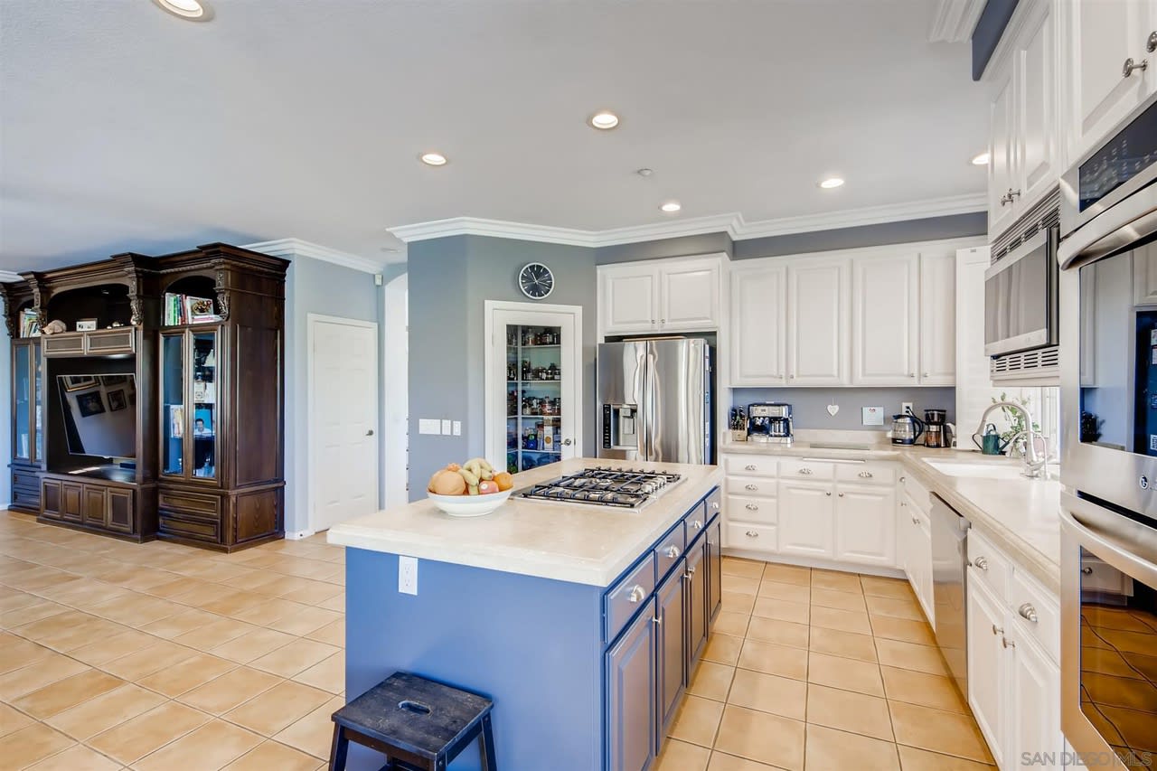 3136 Plum Ct