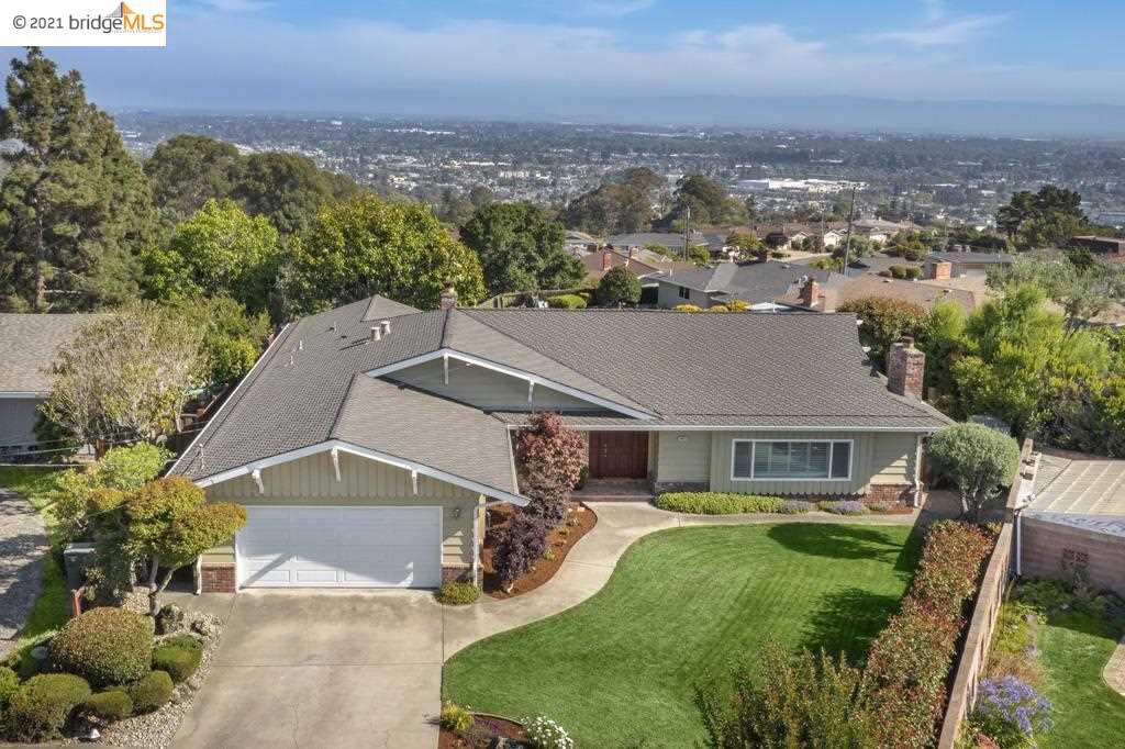 1863 Lakeview Ct