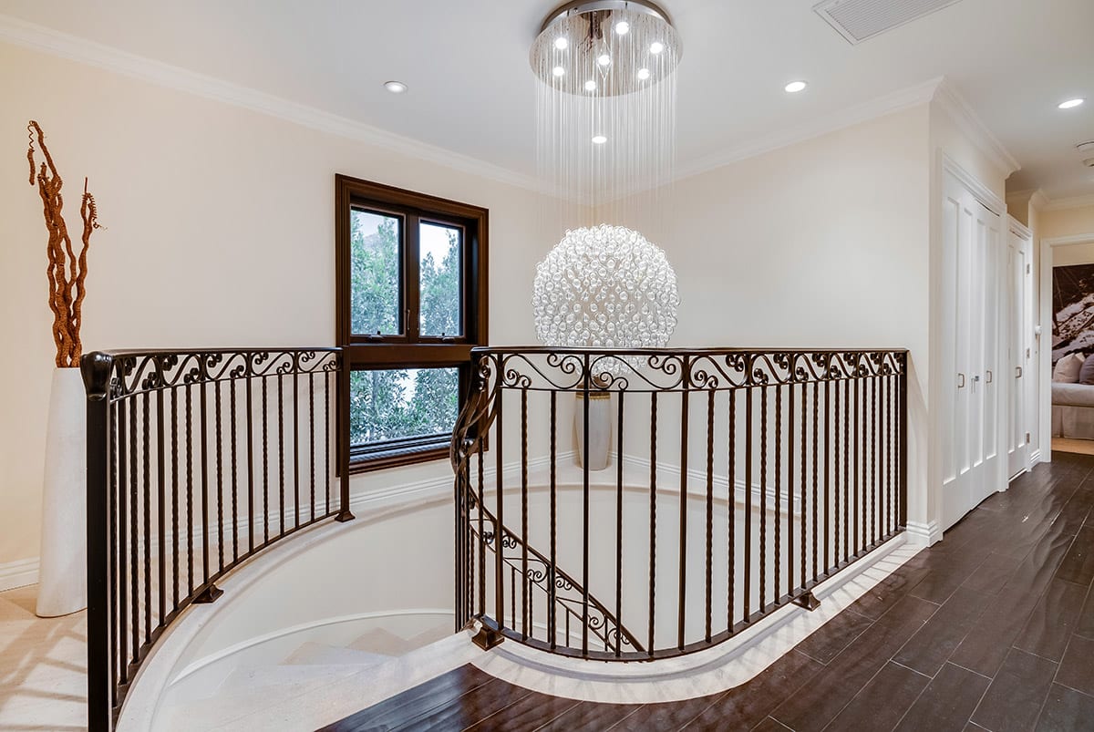 1600 Benedict Canyon Dr