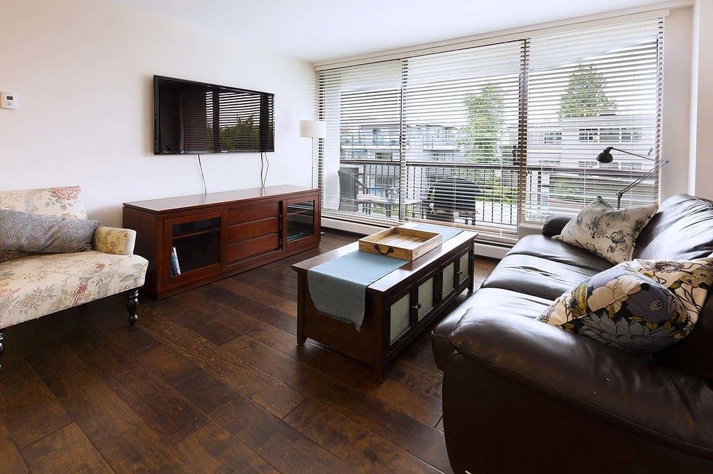 302-2445 W 3rd Avenue, Vancouver