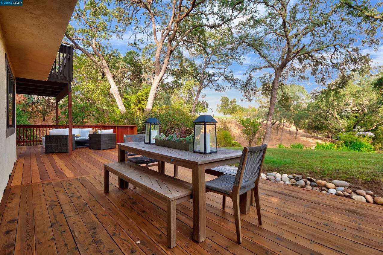27 Saint Julie Court
