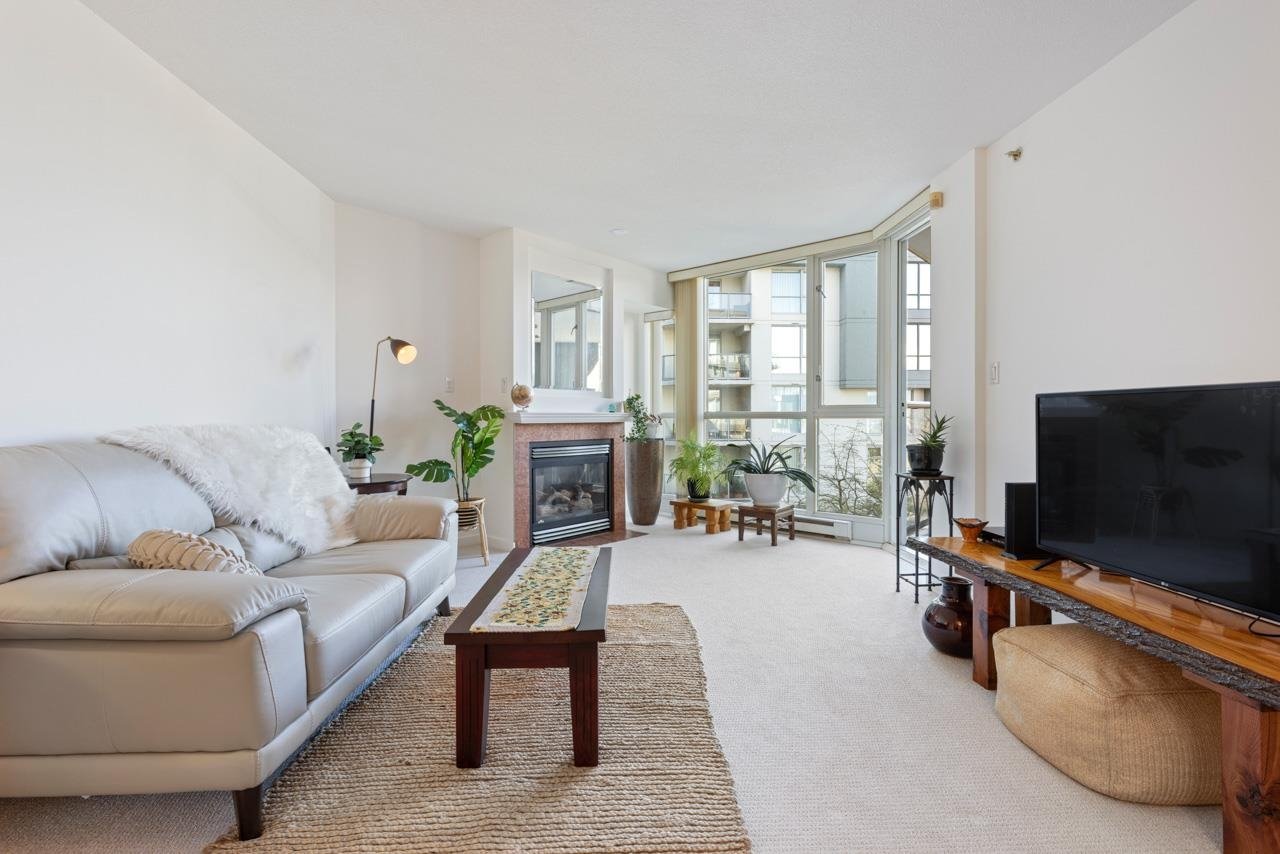 404-1425 W 6th Ave
