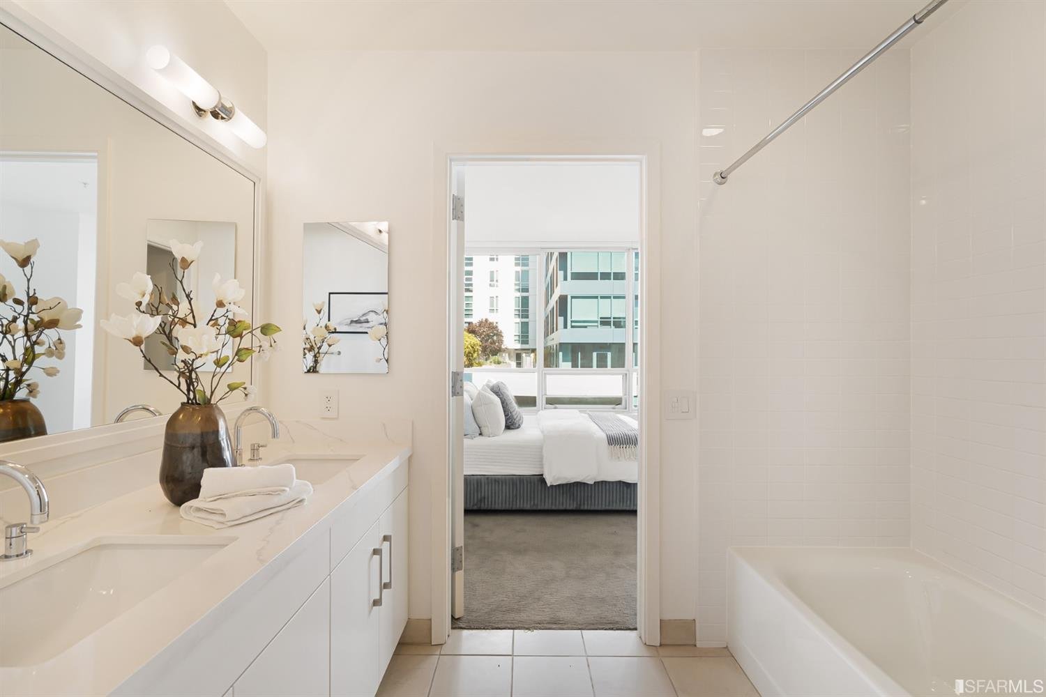 Renovated Park Terrace: 2 bedroom corner home with wrap-around balcony