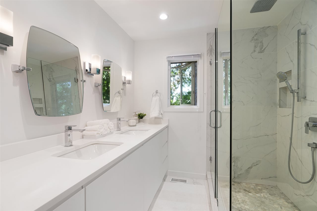 6922 Marine Drive, West Vancouver