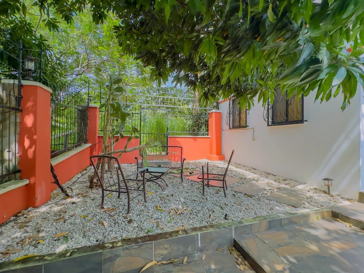 Gated Colonial Home With Casita, Papagayo, Guanacaste