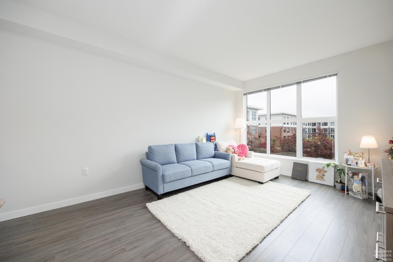 319-9551 Alexandra Rd
