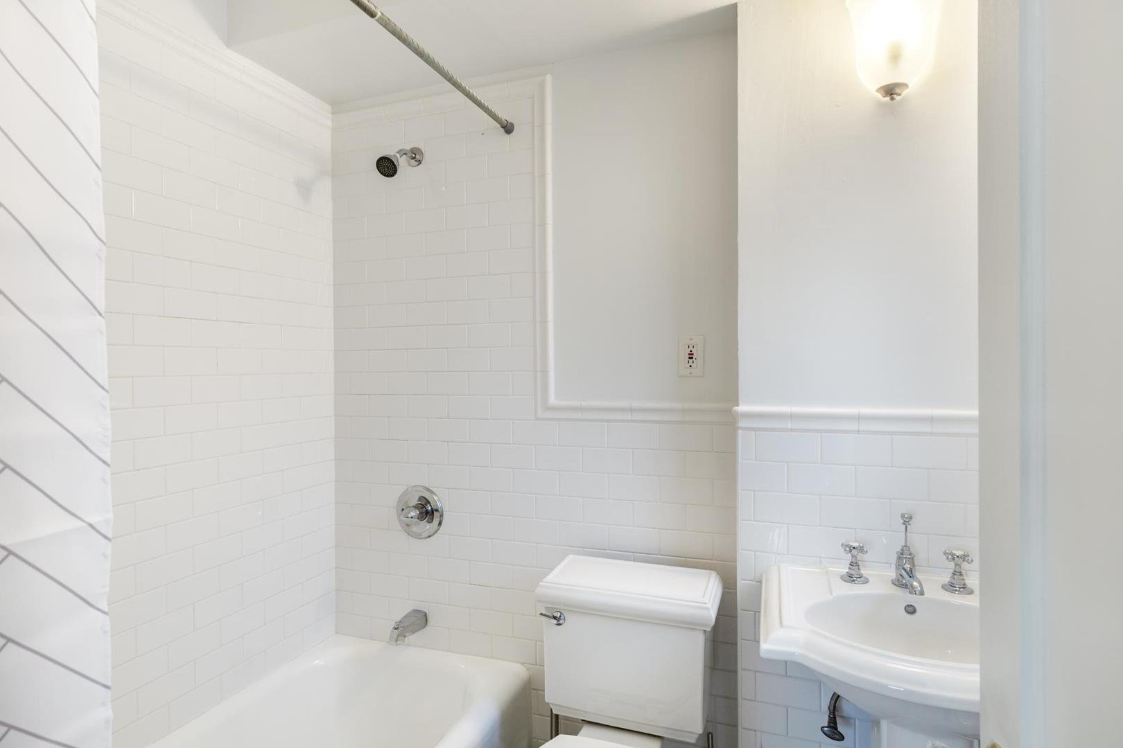 30 East 68th Street, Apt 4-A