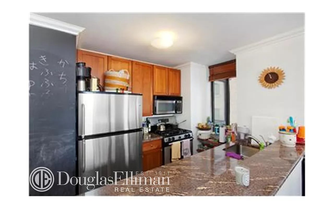 275 West 96th Street Unit: 9D