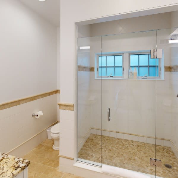 4 Hedgebury Ln