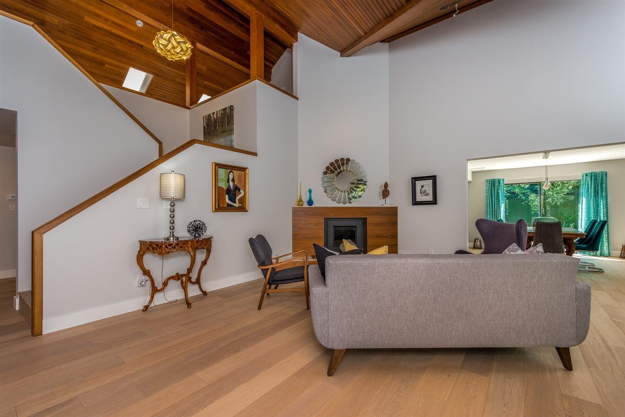 5393 Wildwood Cres