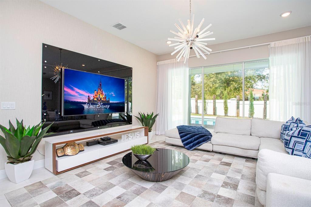 8252 Ludington Cir