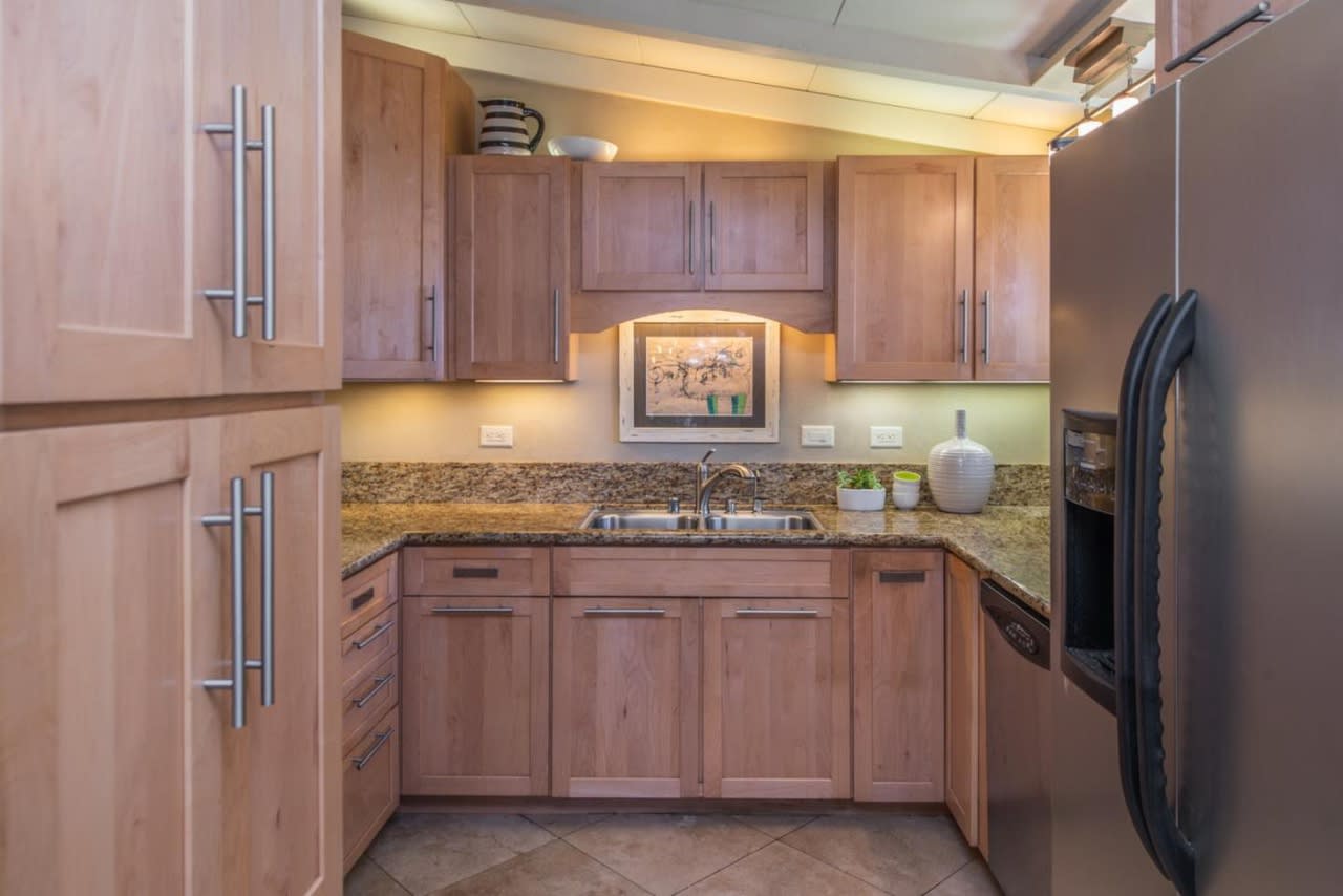 998 Benito Ct