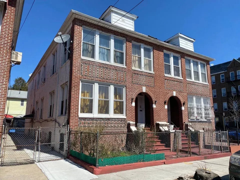 5221 Snyder Ave