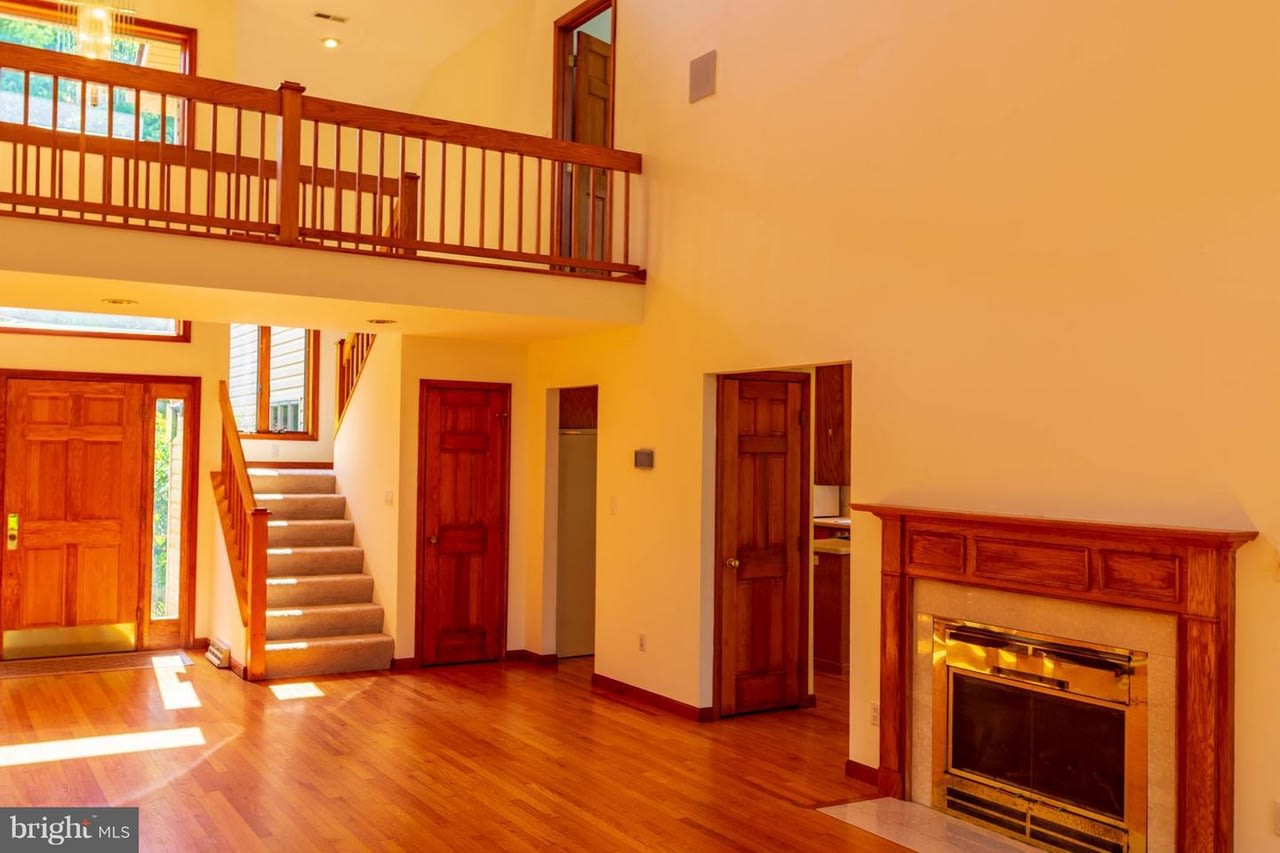 26106 Captains Point Ln