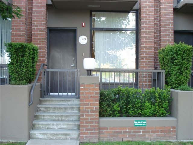 979 Beatty St