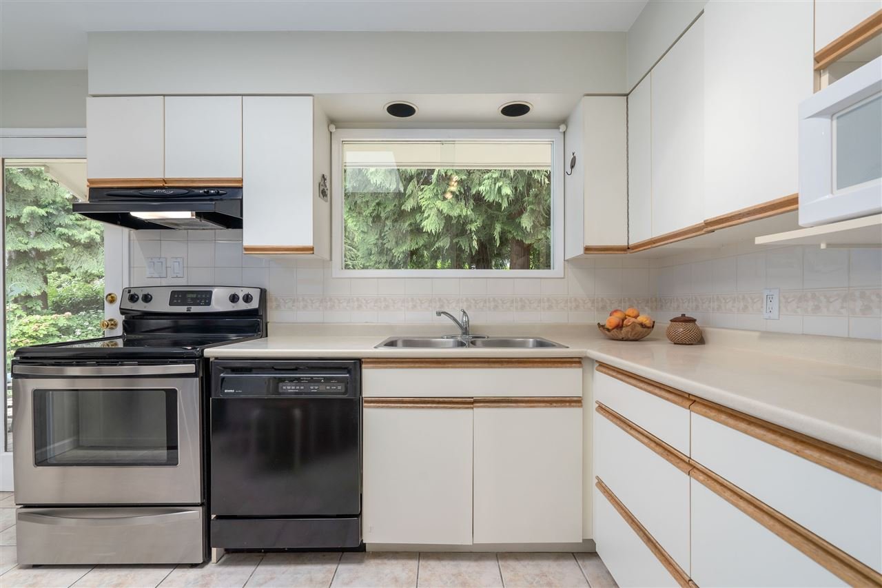 4116 Grace Cres