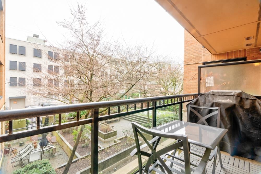 206-2065 W 12th Avenue, Vancouver