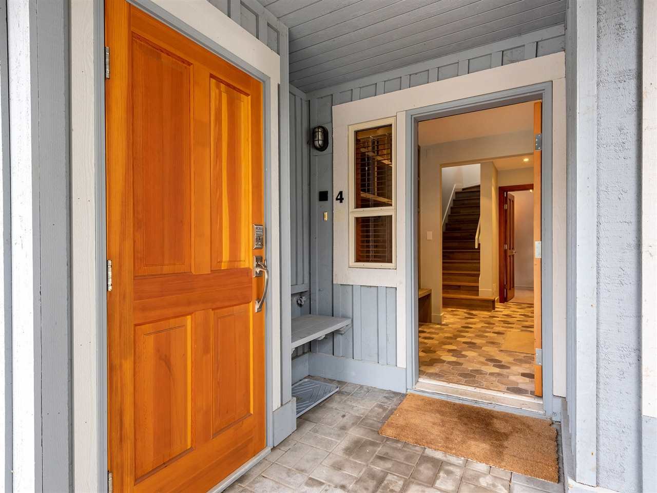 4-4661 Blackcomb Wy
