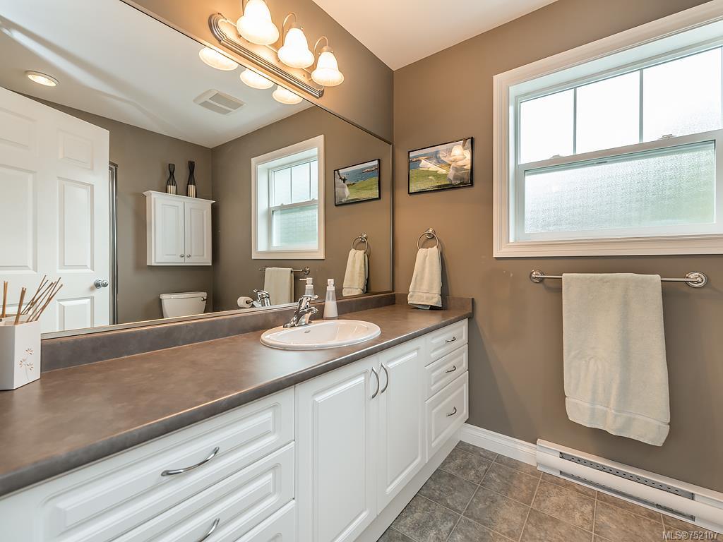 950 Walfred Rd, Langford
