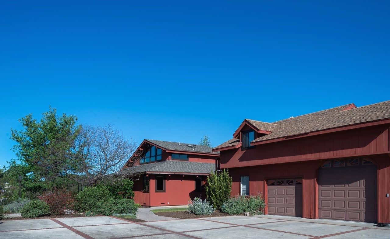 1135 Cota St