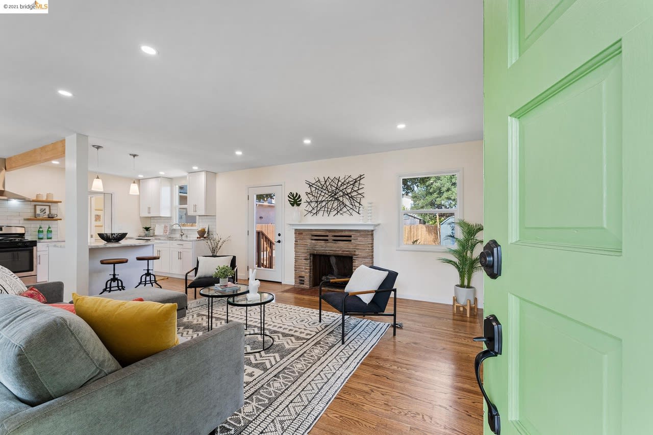 2115 Emeric Ave