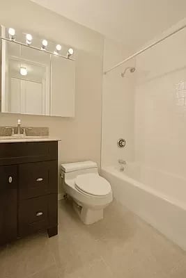 350 West 50th Street Unit: 20A