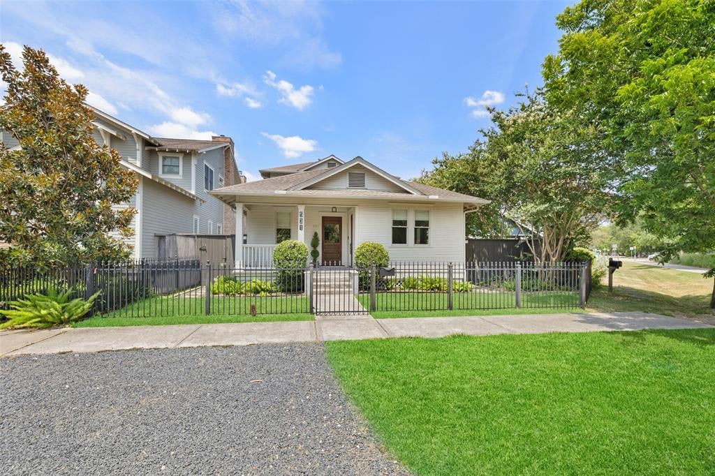 531 Oxford St